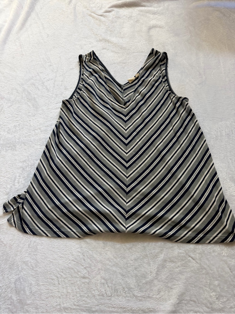 GAP Striped V-Neck Tank Top - Navy & White
